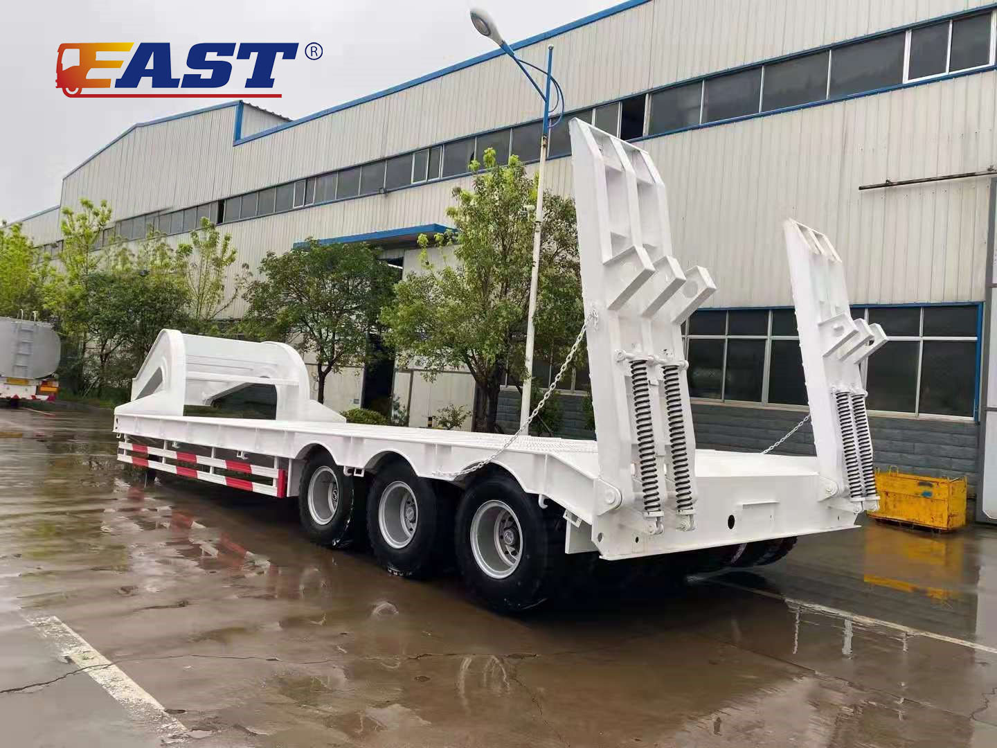 China Trailer Manufacturer EAST Customized Lowbed trailer