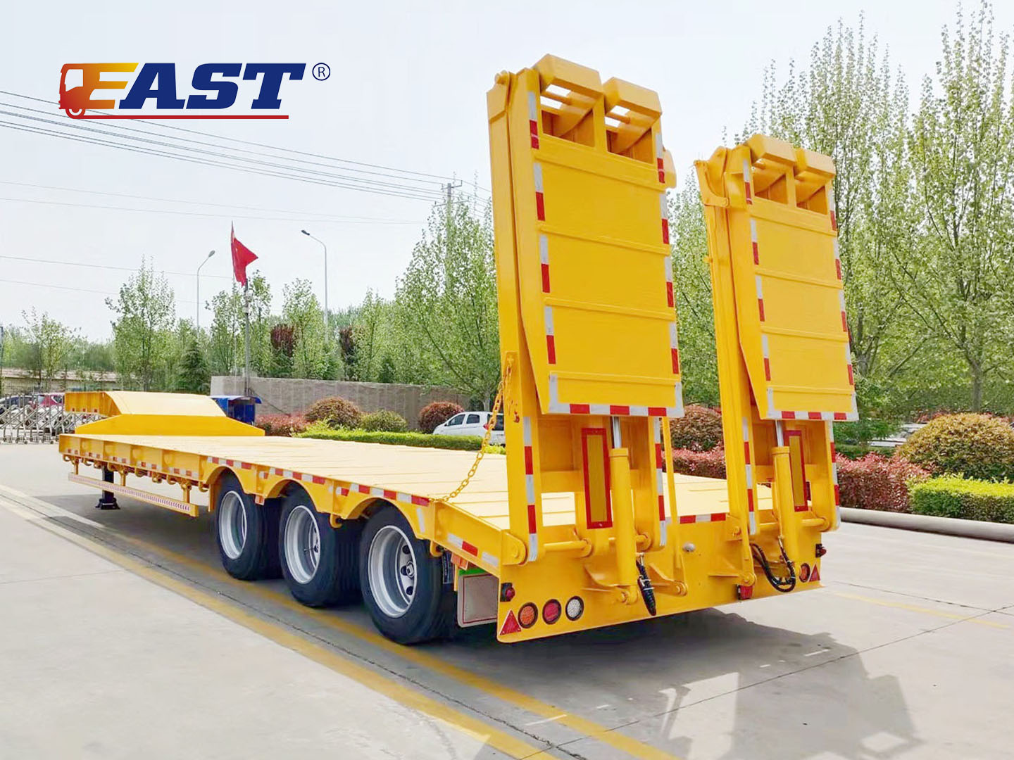 Low bed Trailer with Large Hydraulic Ladder