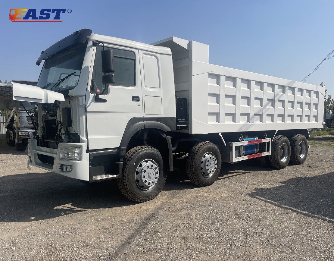 Sinotruk HOWO 8x4 dump truck  371 HP